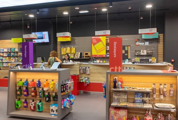 Construção da loja CTT no Shopping Oeiras Parque