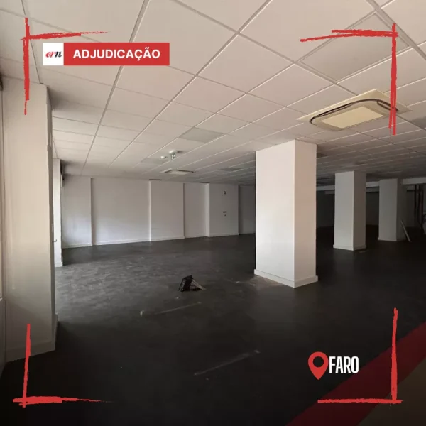 construção de showroom em faro