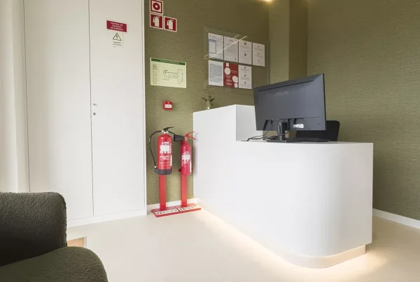 construção de clínica em Oiã