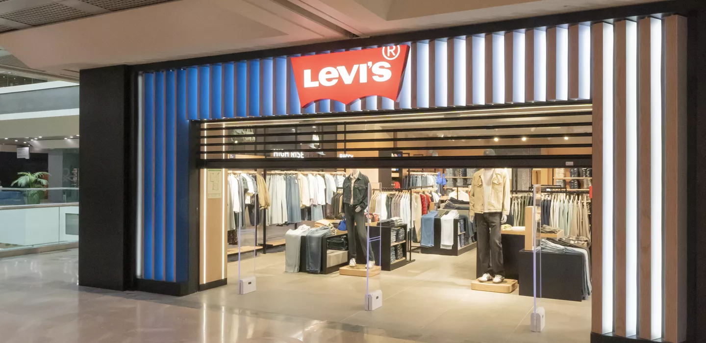 construção de loja levi's no shopping cidade do porto